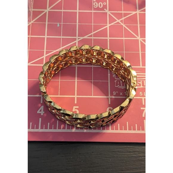 Gold Tone Double Curb Link Oval Hinge Close Clamper Bracelet - Picture 6 of 8